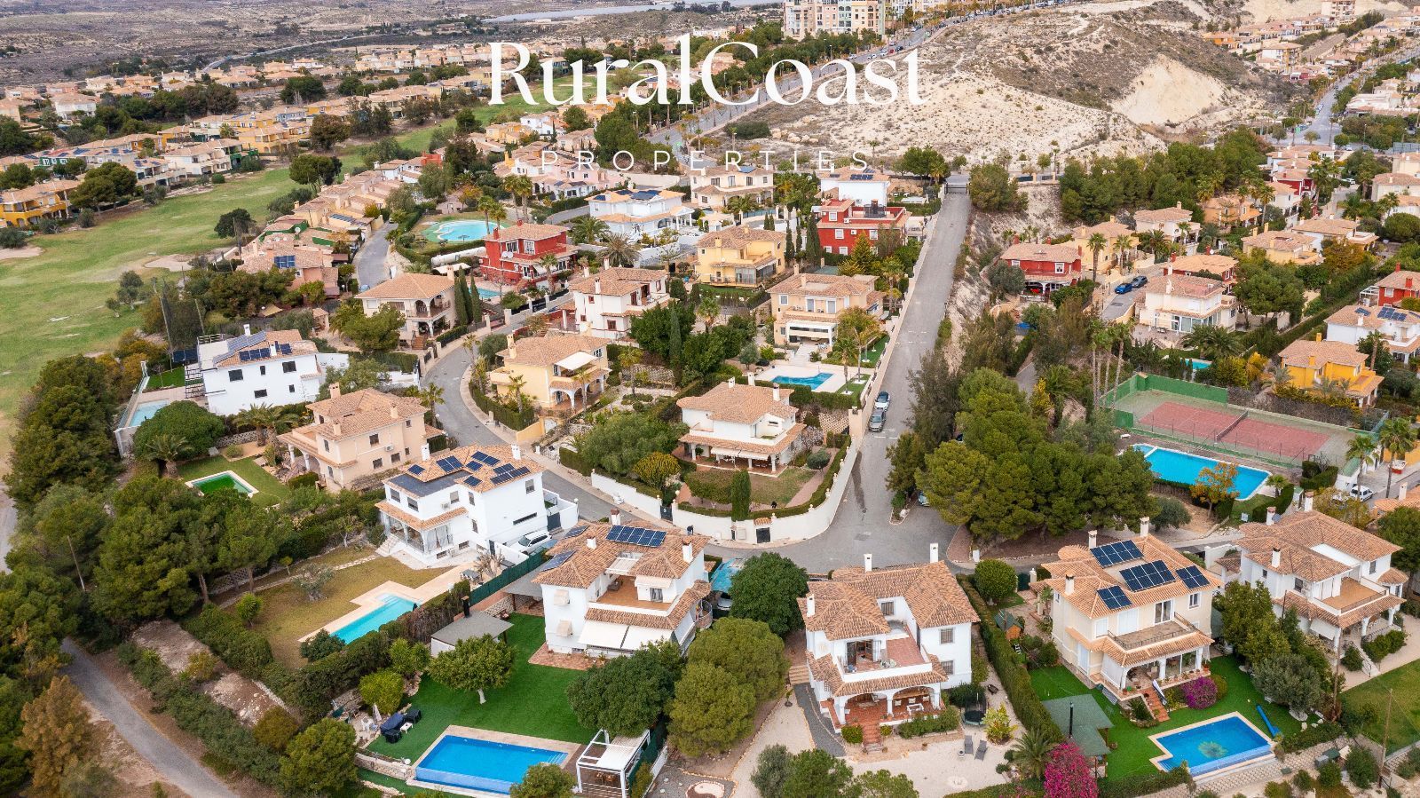 Vista exterior de Casa o xalet en venda en Mutxamel amb Calefacció, Terrassa i Piscina
