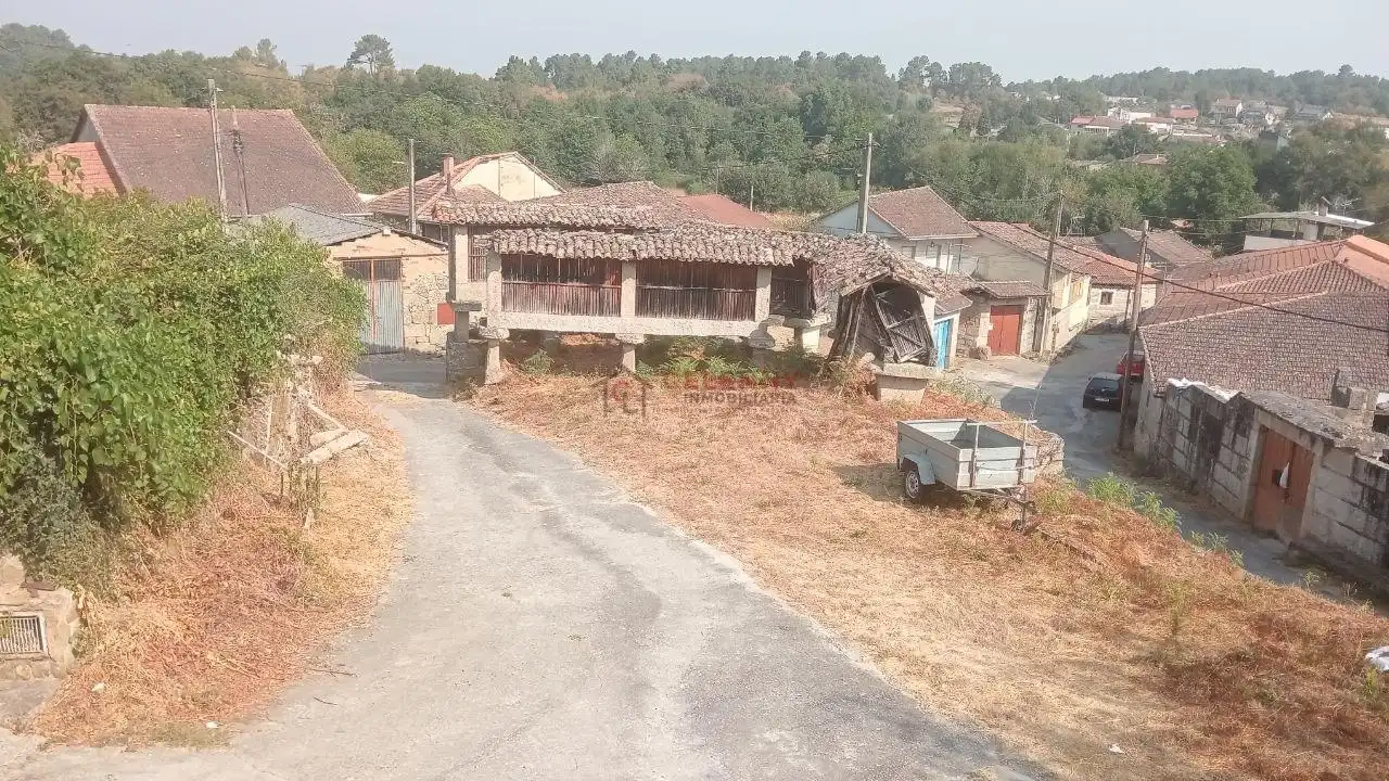 Casa rústica amb terrassa en venda a Taboadela