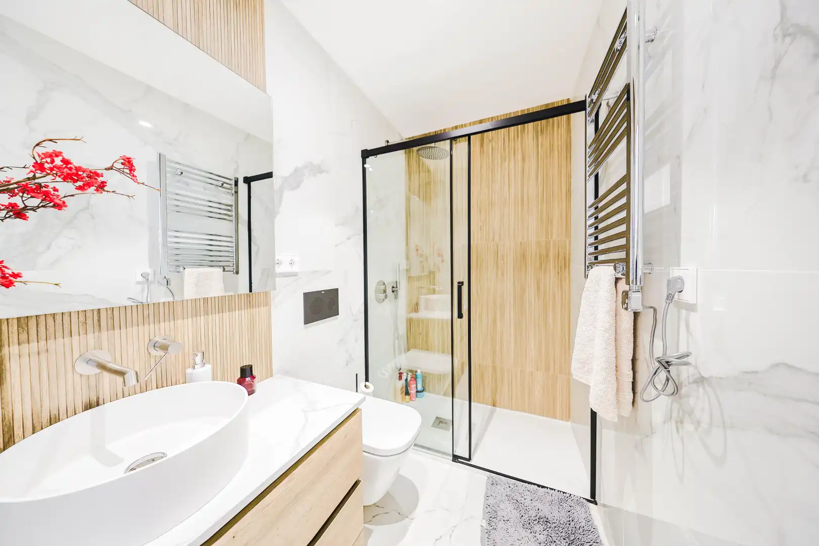Bathroom of Attic for sale in Madrid  with Air Conditioner, Heating and Parquet flooring
