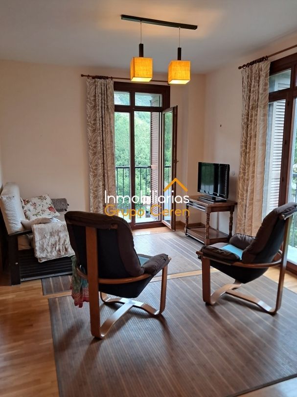 Living room of Flat to rent in Ezcaray  with Heating