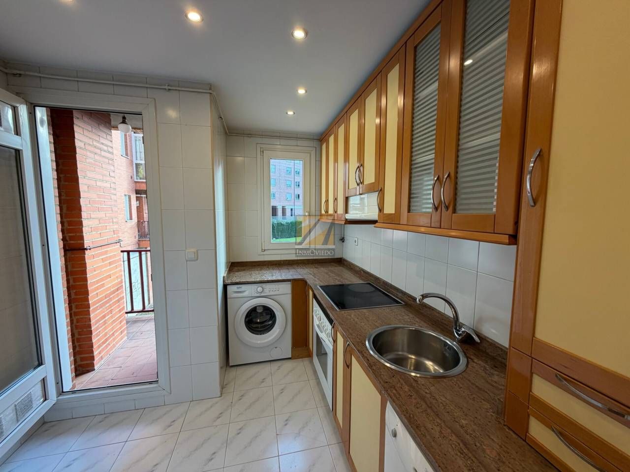 Cocina de Piso en venta en Oviedo  con Calefacción, Parquet y Terraza