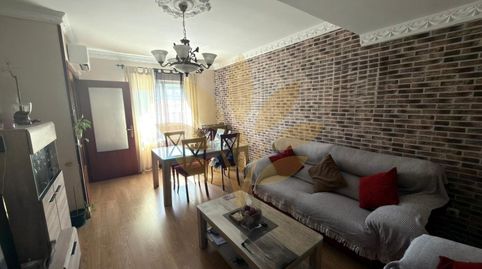 Foto 2 de Casa adosada en venta en Mejostilla, Cáceres Capital