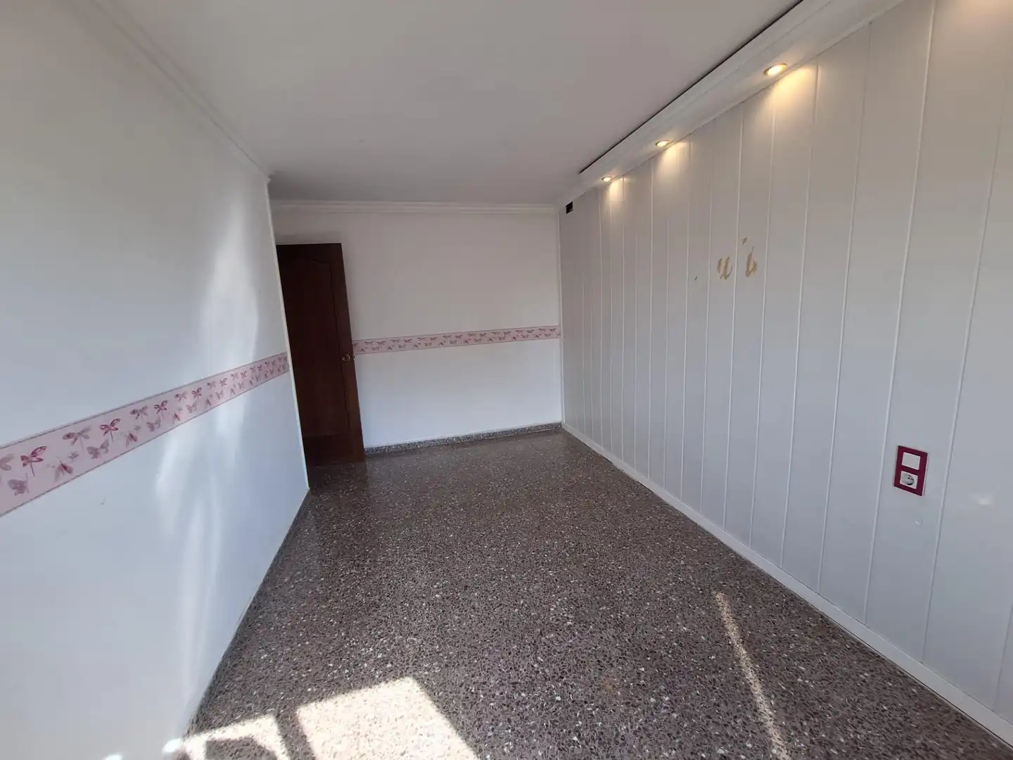 Flat for sale in Sabadell  with Air Conditioner, Balcony and Alarm