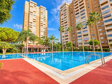 Pis amb piscina en venda a FABRAQUER 3
