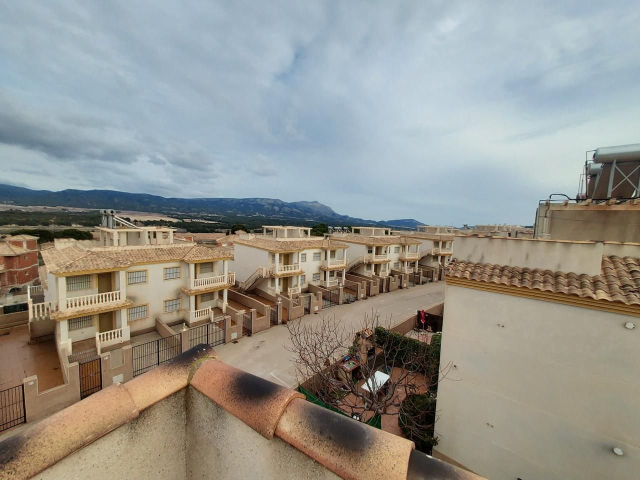 Vista exterior de Casa o xalet de lloguer en Castalla amb Aire condicionat i Terrassa