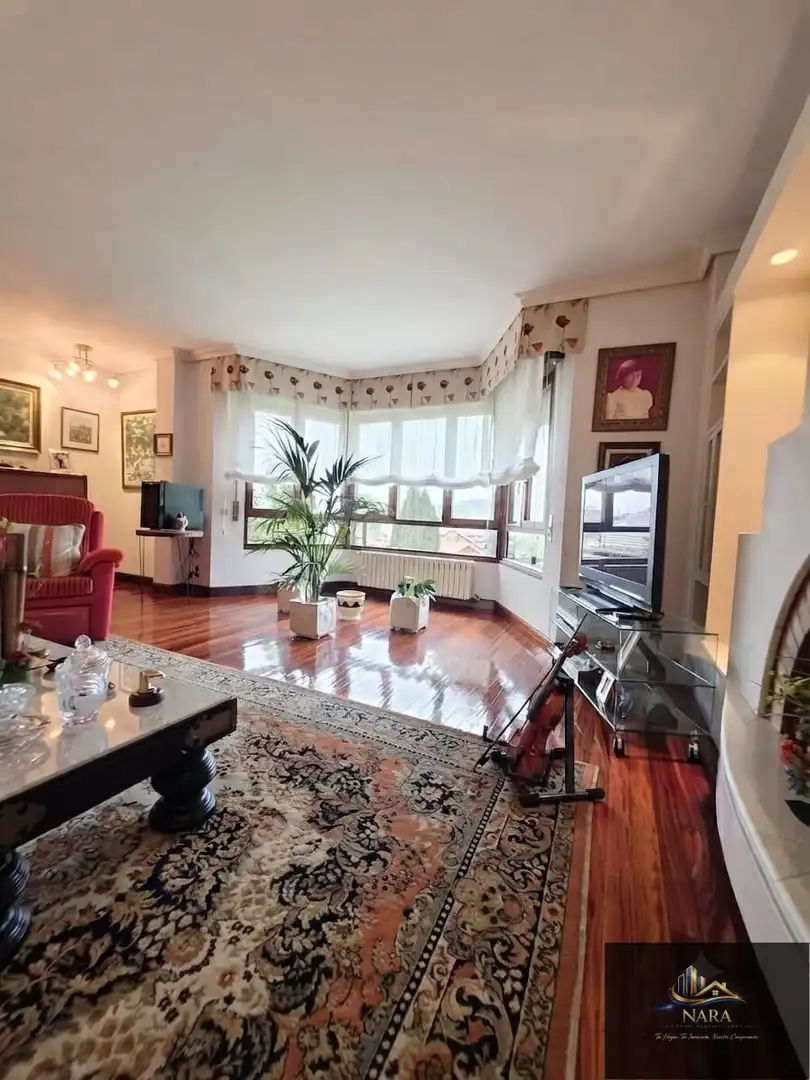 Living room of Houses for sale in Torrelavega   with Heating, Private garden and Parquet flooring