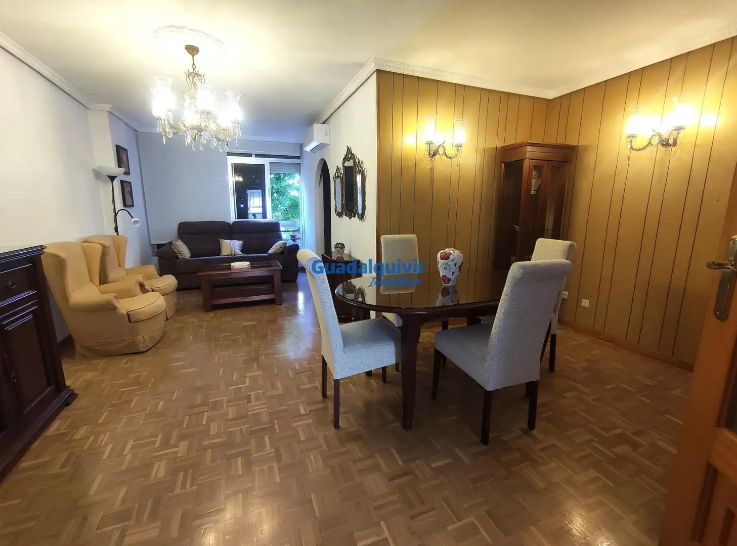 Piso de alquiler en Triana Oeste