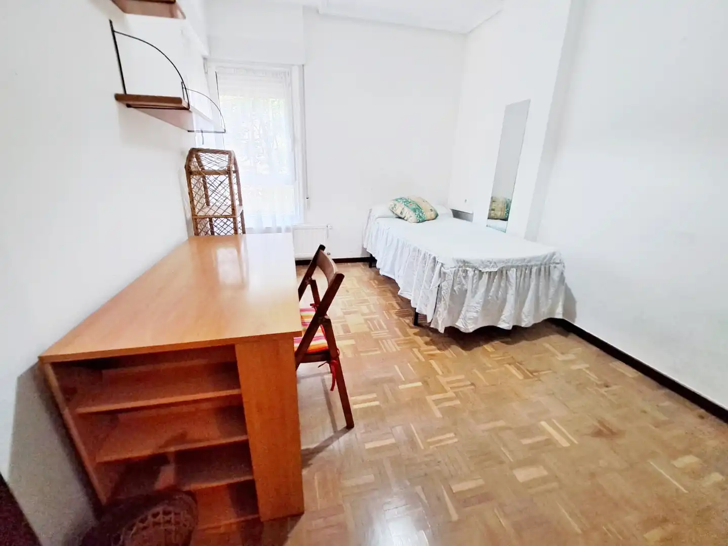 Dormitori de Pis en venda en Vitoria - Gasteiz amb Calefacció, Parquet i Terrassa