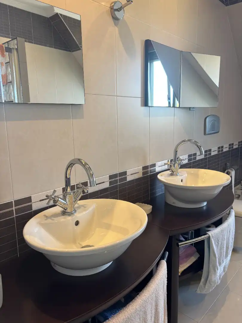 Baño de Casa o chalet en venta en Santiago de Compostela  con Calefacción, Jardín privado y Parquet