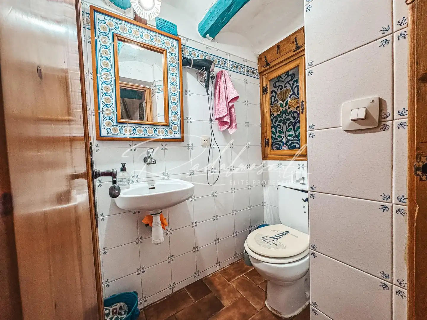 Bany de Casa o xalet en venda en El Pla de Santa Maria amb Calefacció i Terrassa