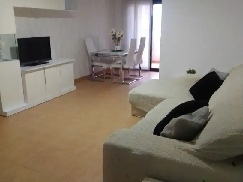 Wohnzimmer von Wohnung zur Miete in Torrevieja mit Klimaanlage und Balkon
