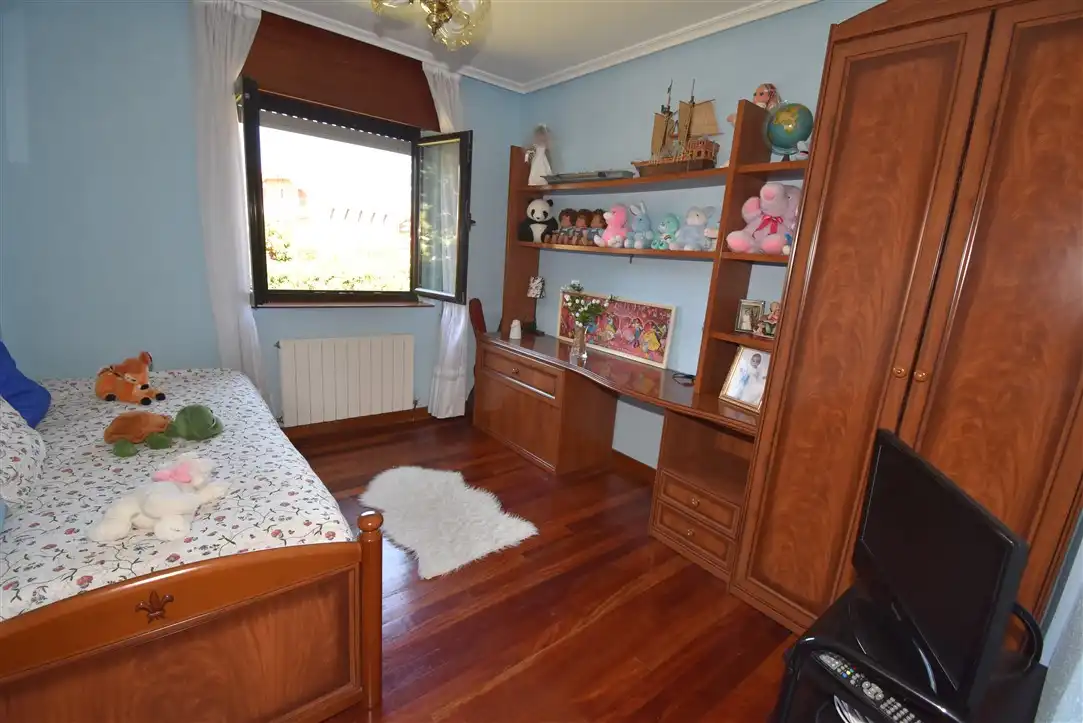 Bedroom of Houses for sale in Argoños   with Heating, Private garden and Terrace