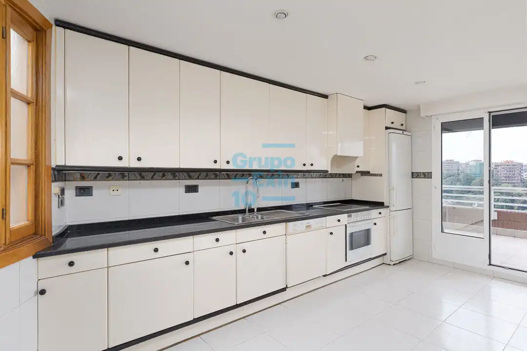Cocina de Ático en venta en Donostia - San Sebastián  con Calefacción, Terraza y Piscina