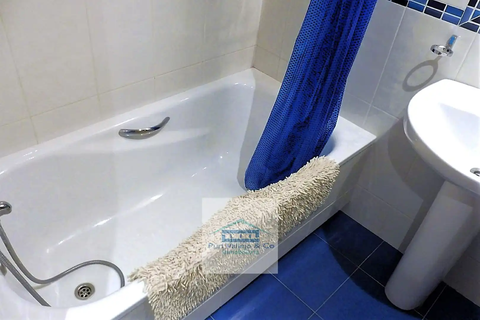Baño de Piso en venta en Córdoba con Aire acondicionado, Trastero y Amueblado