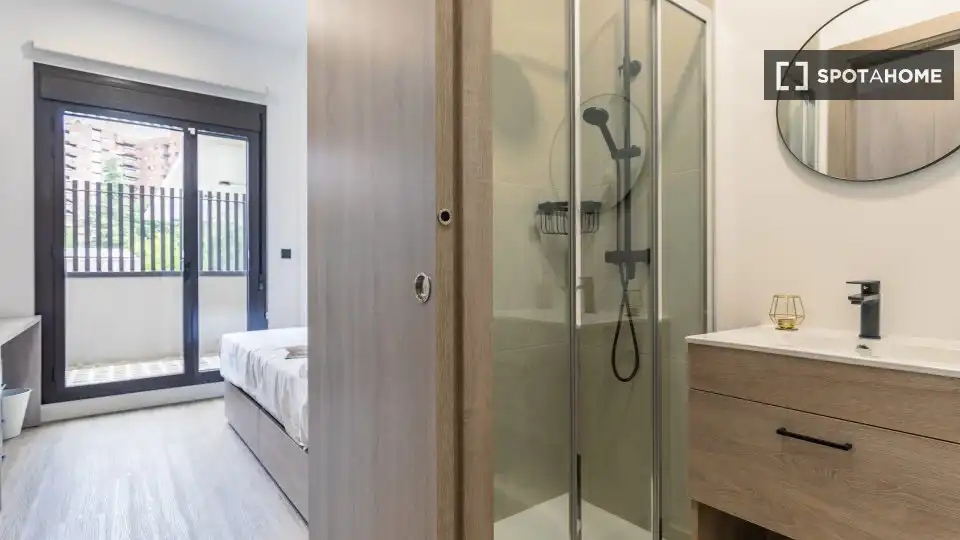 Habitación en Almenara -Ventilla