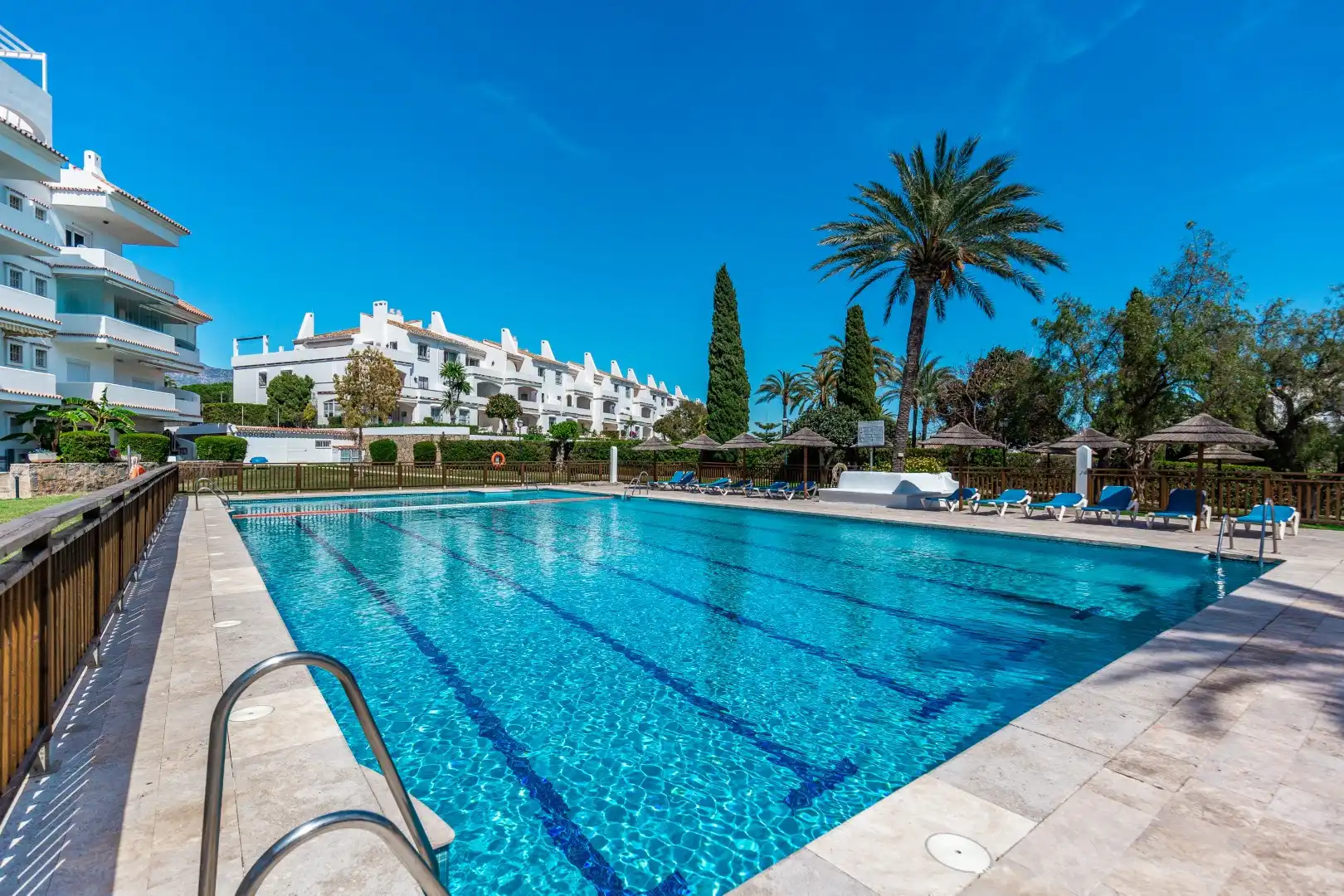 Mini appartamento con terrazza in vendita a Nueva Andalucía, imagen 28