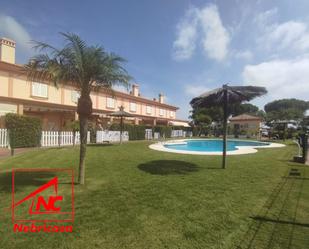 Jardí de Casa adosada en venda en Rota amb Terrassa i Piscina