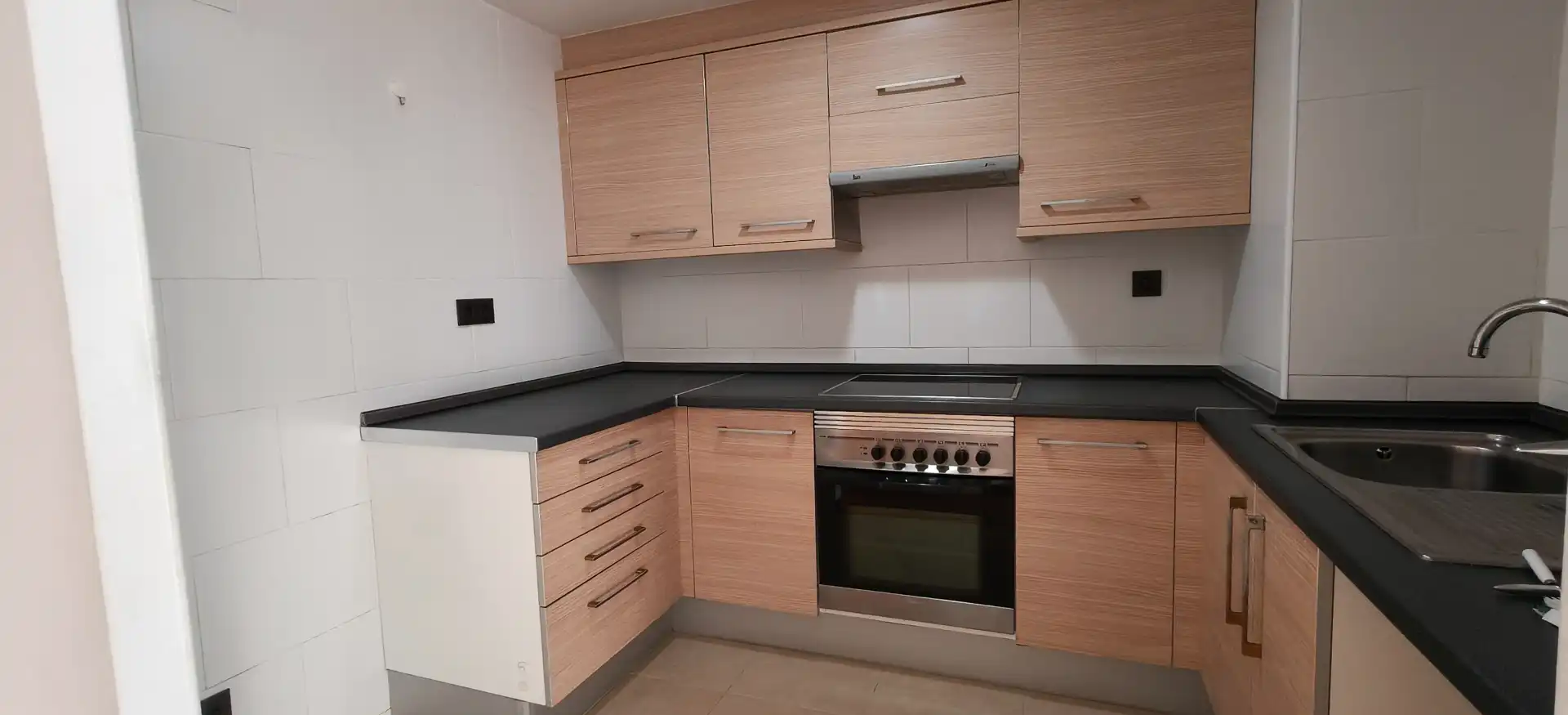 Küche von Wohnung zum Verkauf in Sant Antoni de Vilamajor mit Abstellraum, Ofen und Balkon