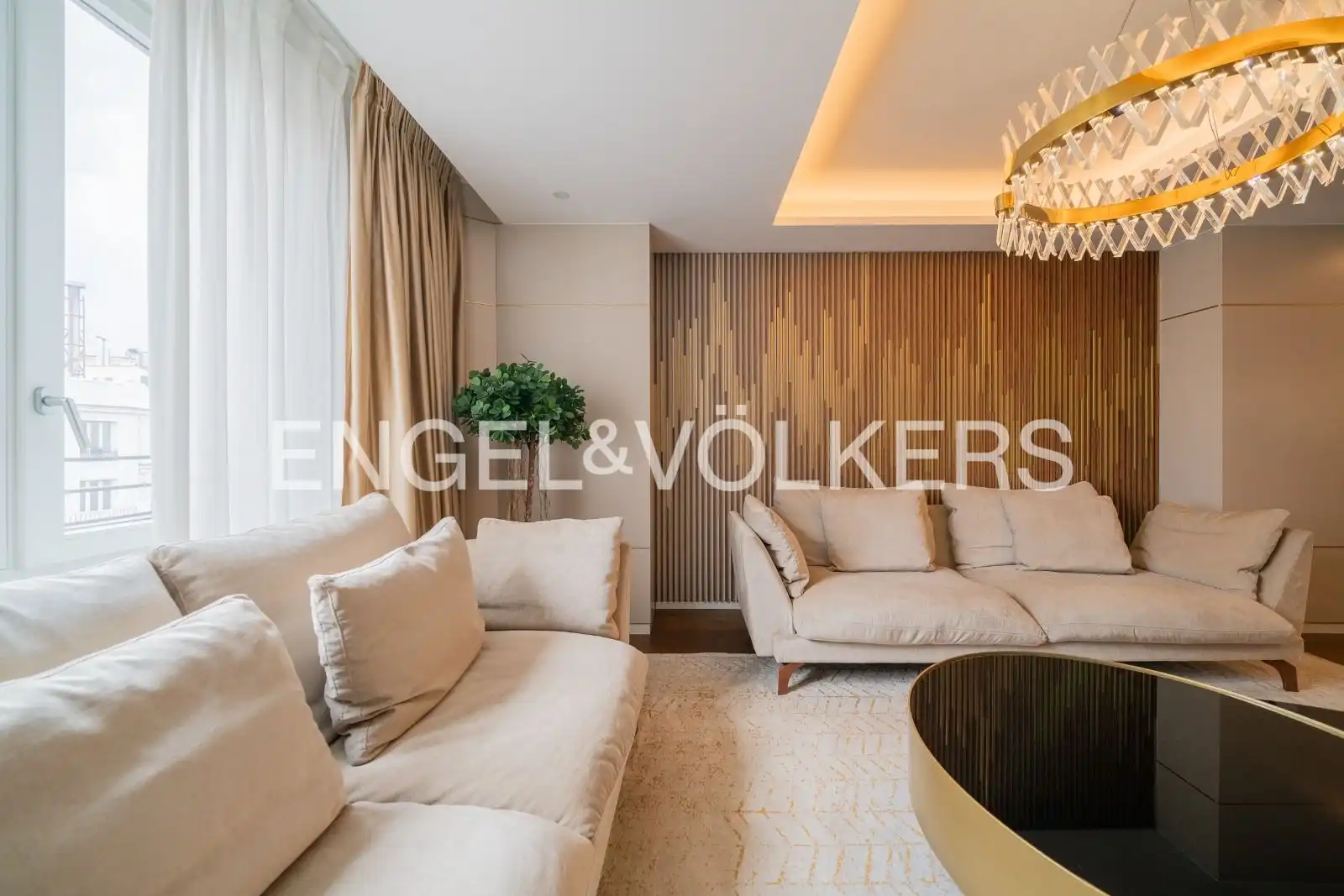 Living room of Flat for rent in Madrid  with Air Conditioner, Heating and Swimming Pool