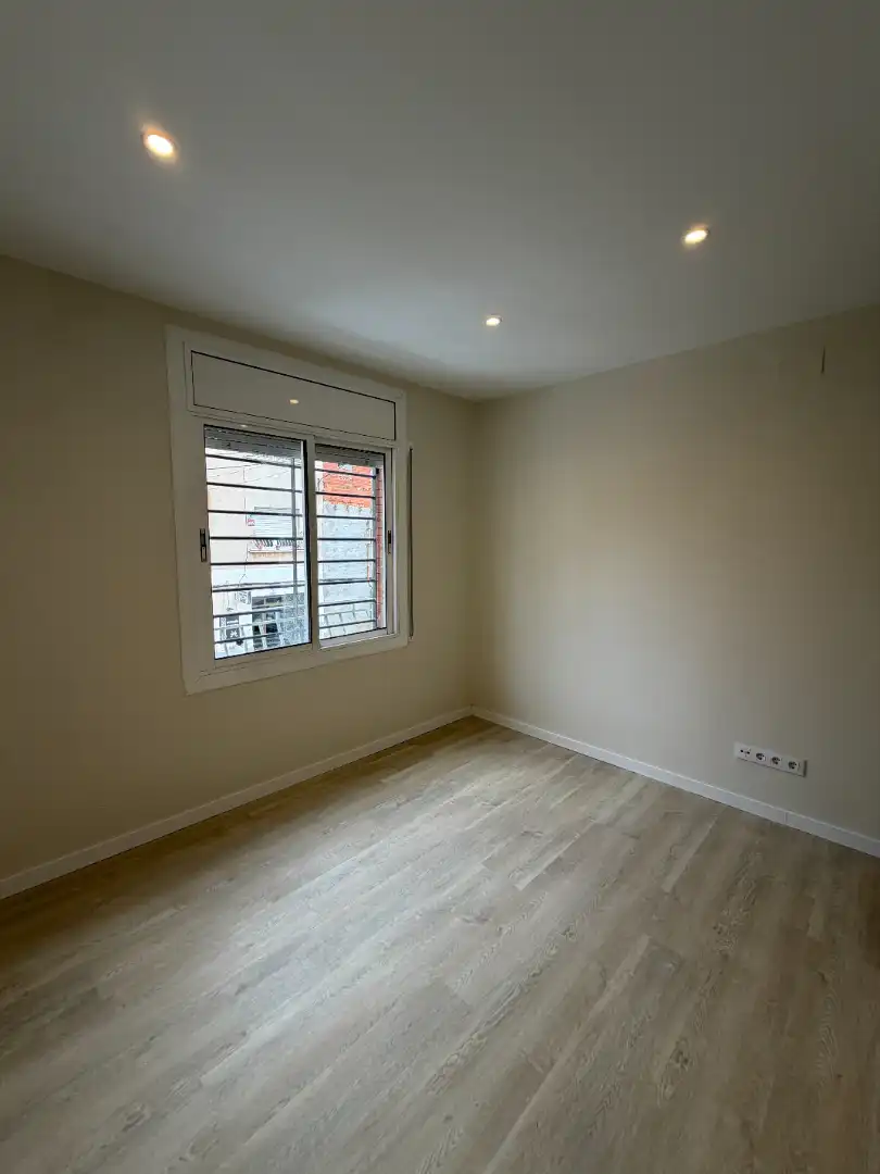 Bedroom of Flat for sale in Terrassa