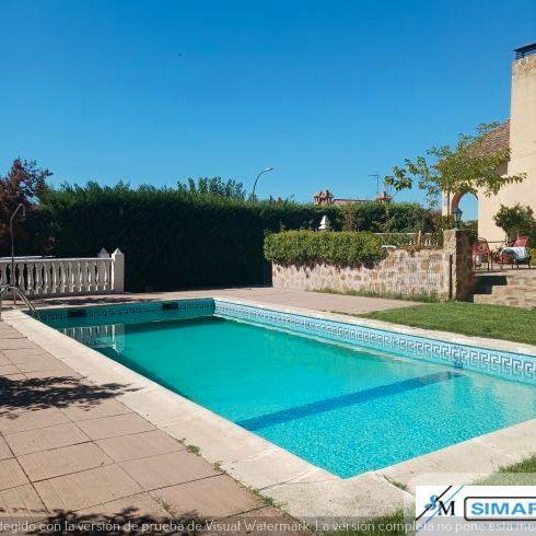 Piscina de Casa o xalet en venda en Olías del Rey amb Aire condicionat, Calefacció i Jardí privat