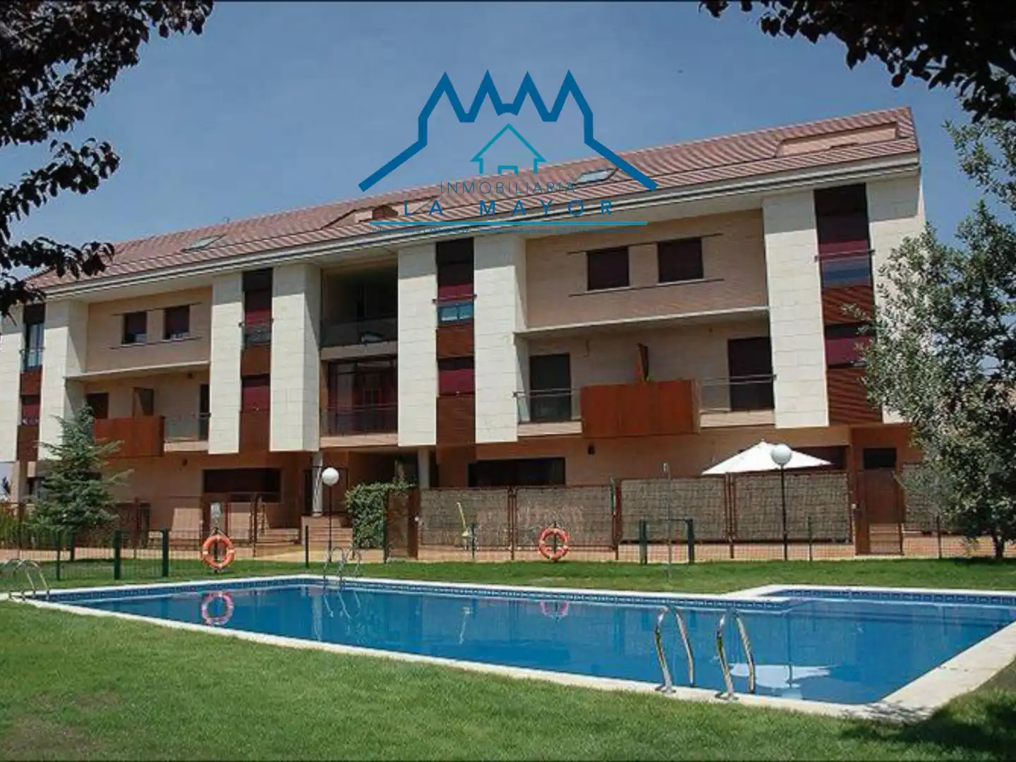 Vista exterior de Dúplex en venta en Ciudad Real Capital con Aire acondicionado, Calefacción y Jardín privado