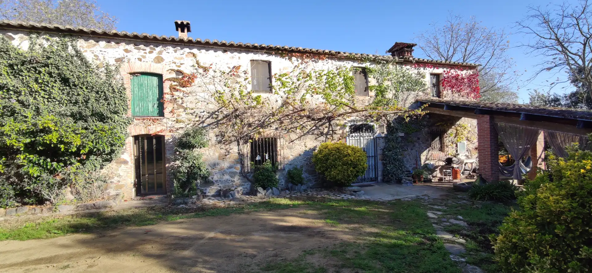 Vista exterior de Finca rústica en venta en Cassà de la Selva con Jardín privado y Piscina