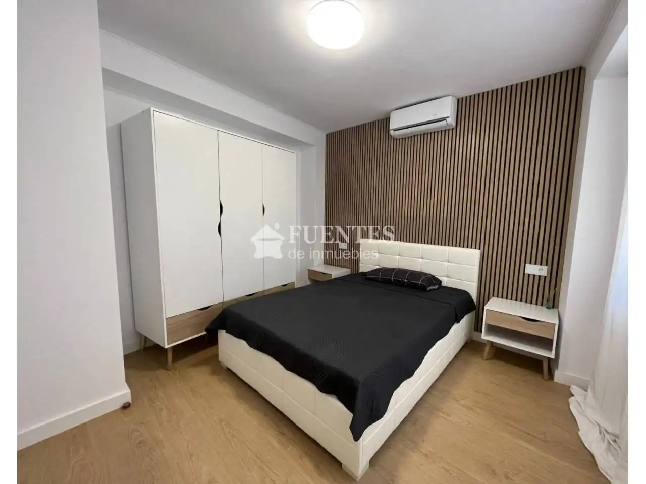 Piso en venta en Calle Cerdá, Altozano - Conde Lumiares