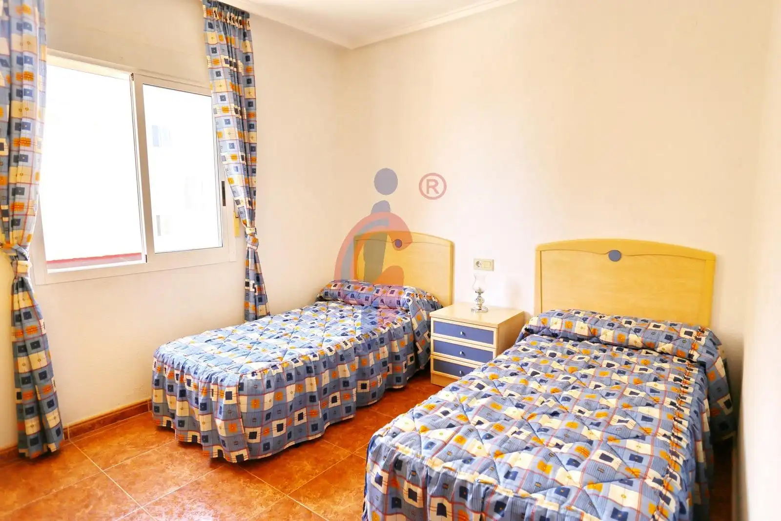 Dormitori de Apartament en venda en Guardamar del Segura amb Terrassa i Moblat