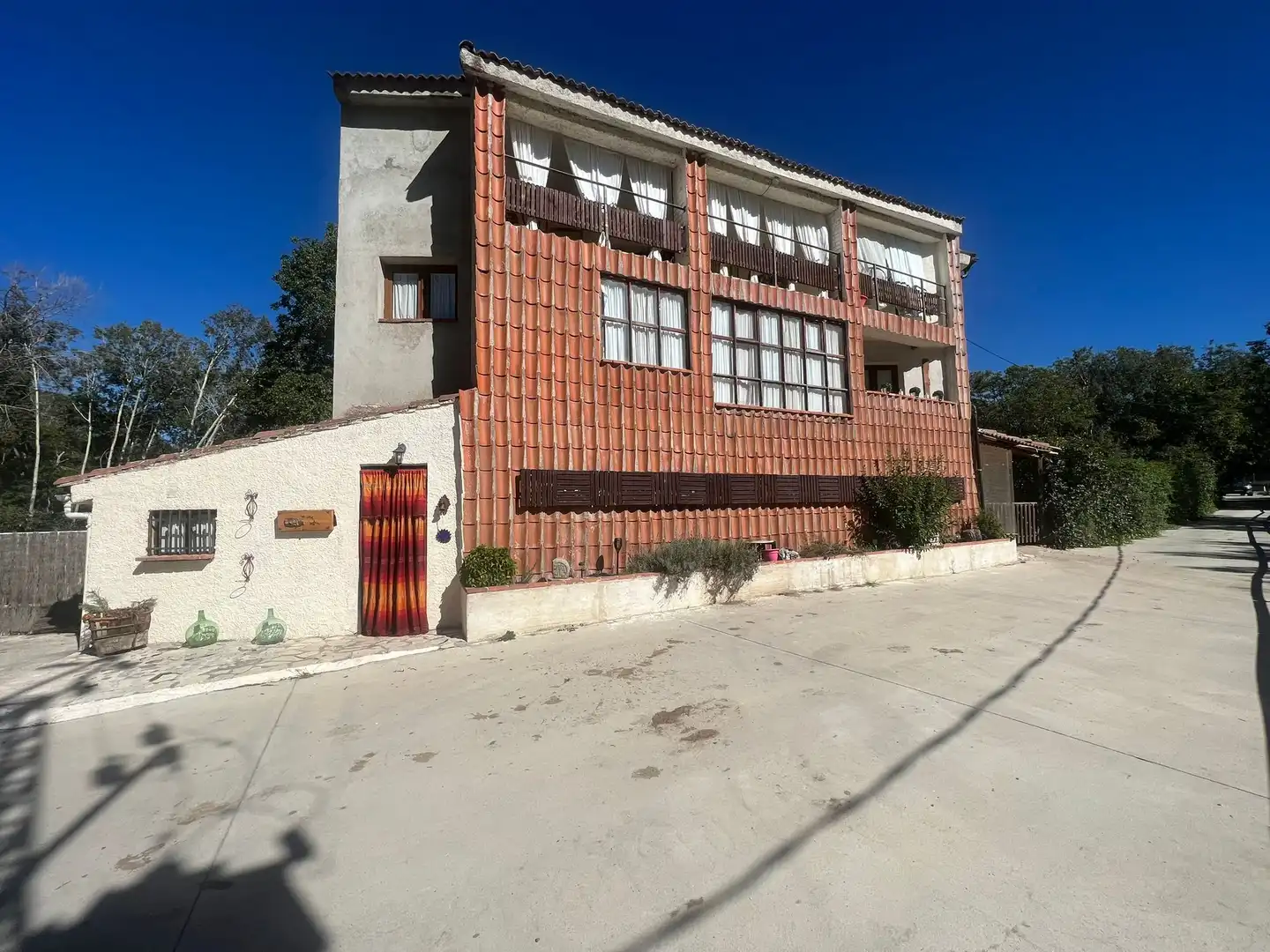 Vista exterior de Casa o chalet en venta en Navacepedilla de Corneja con Calefacción, Jardín privado y Parquet