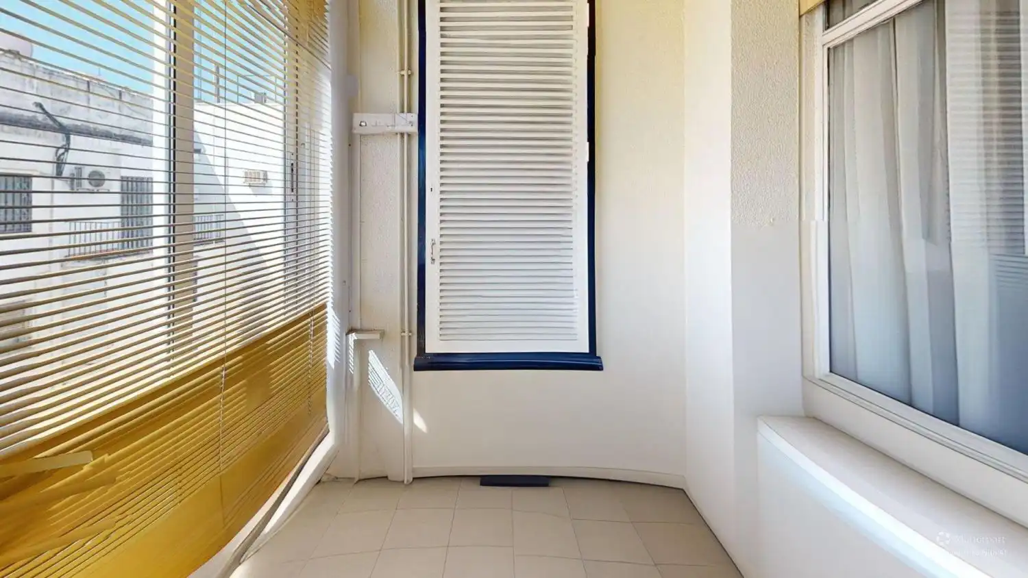 Baño de Piso en venta en Sevilla con Calefacción, Terraza y Trastero