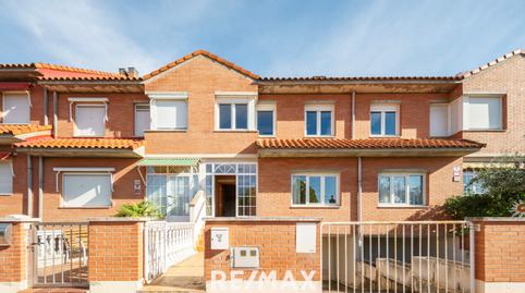 Foto 4 de Casa adosada en venda a Avenida Ronda, Laguna de Duero, Valladolid