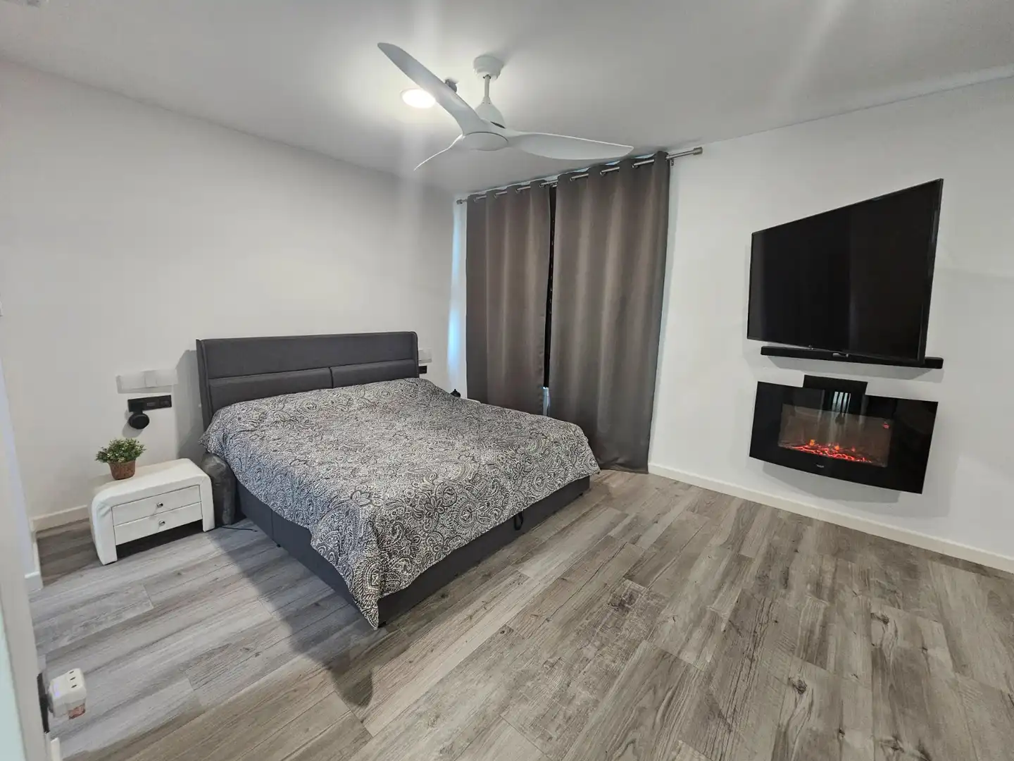 Habitación de Casa o chalet en venta en Dos Hermanas con Aire acondicionado, Calefacción y Jardín privado