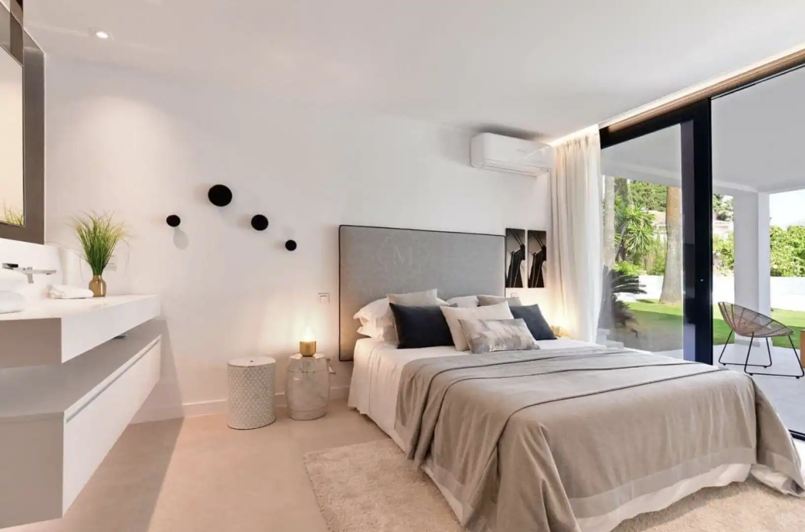 Dormitori de Casa o xalet de lloguer en Marbella amb Aire condicionat, Jardí privat i Piscina