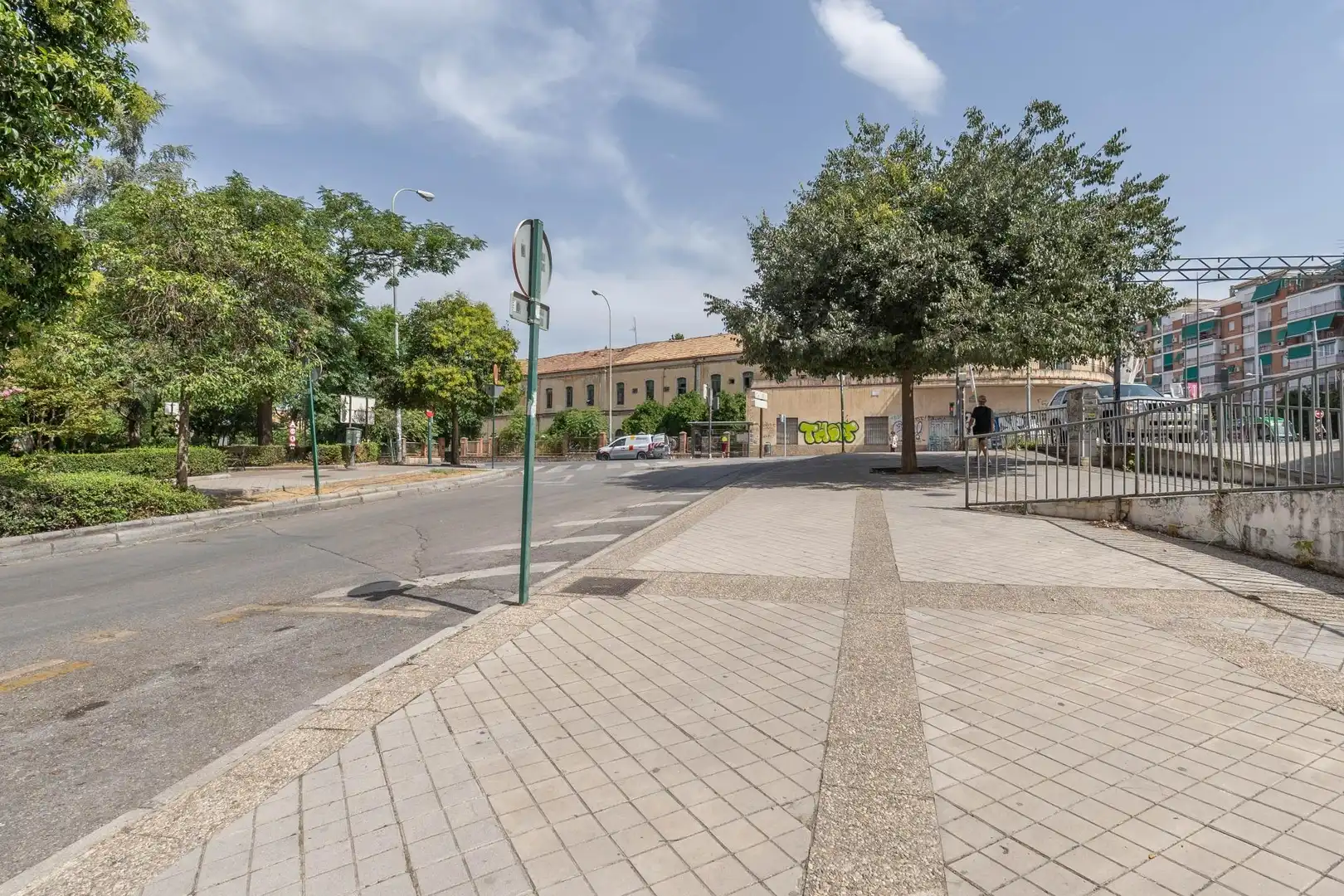 Vista exterior de Apartament en venda en Granada amb Aire condicionat i Calefacció