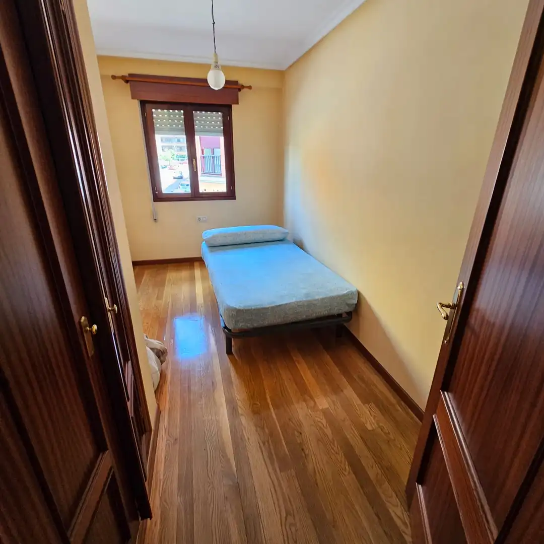 Bedroom of Flat for sale in San Martín del Rey Aurelio  with Heating and Parquet flooring