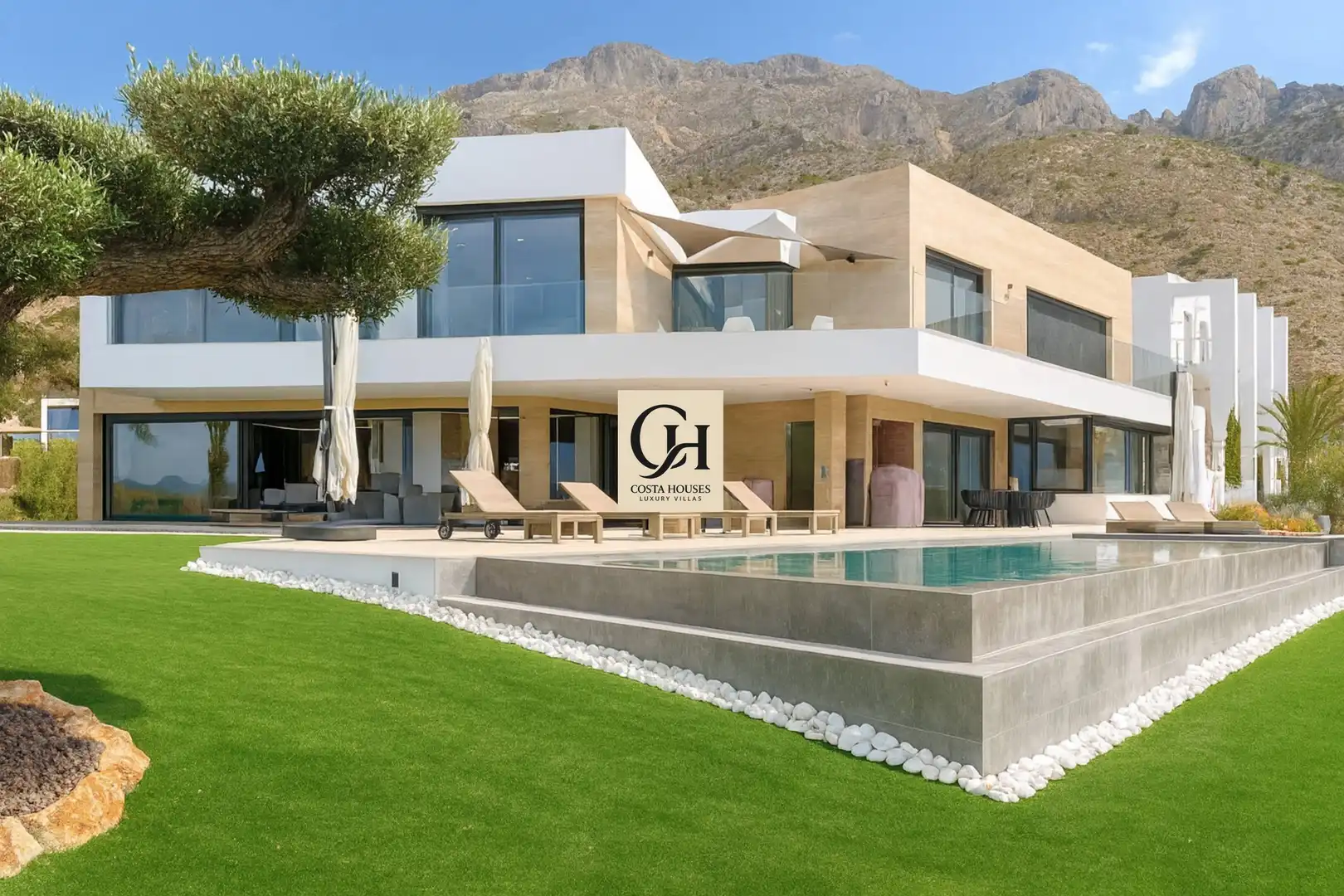 Xalet amb piscina en venda a Altea la Vella