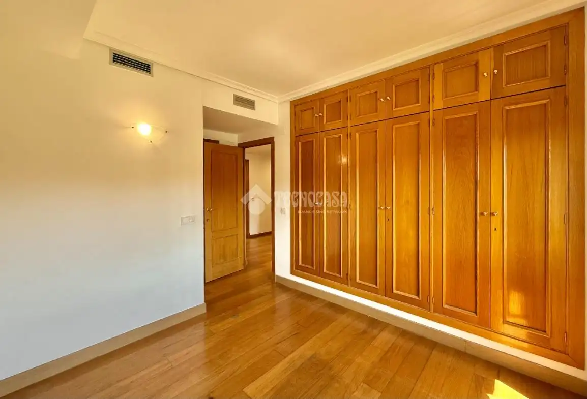 Bedroom of Flat for sale in Madrid  with Air Conditioner, Heating and Storage room