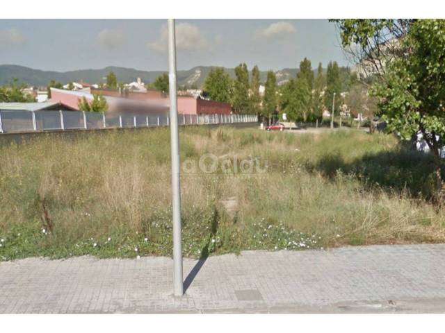 Terreno industrial en Venta en Calle Osona en Tona
