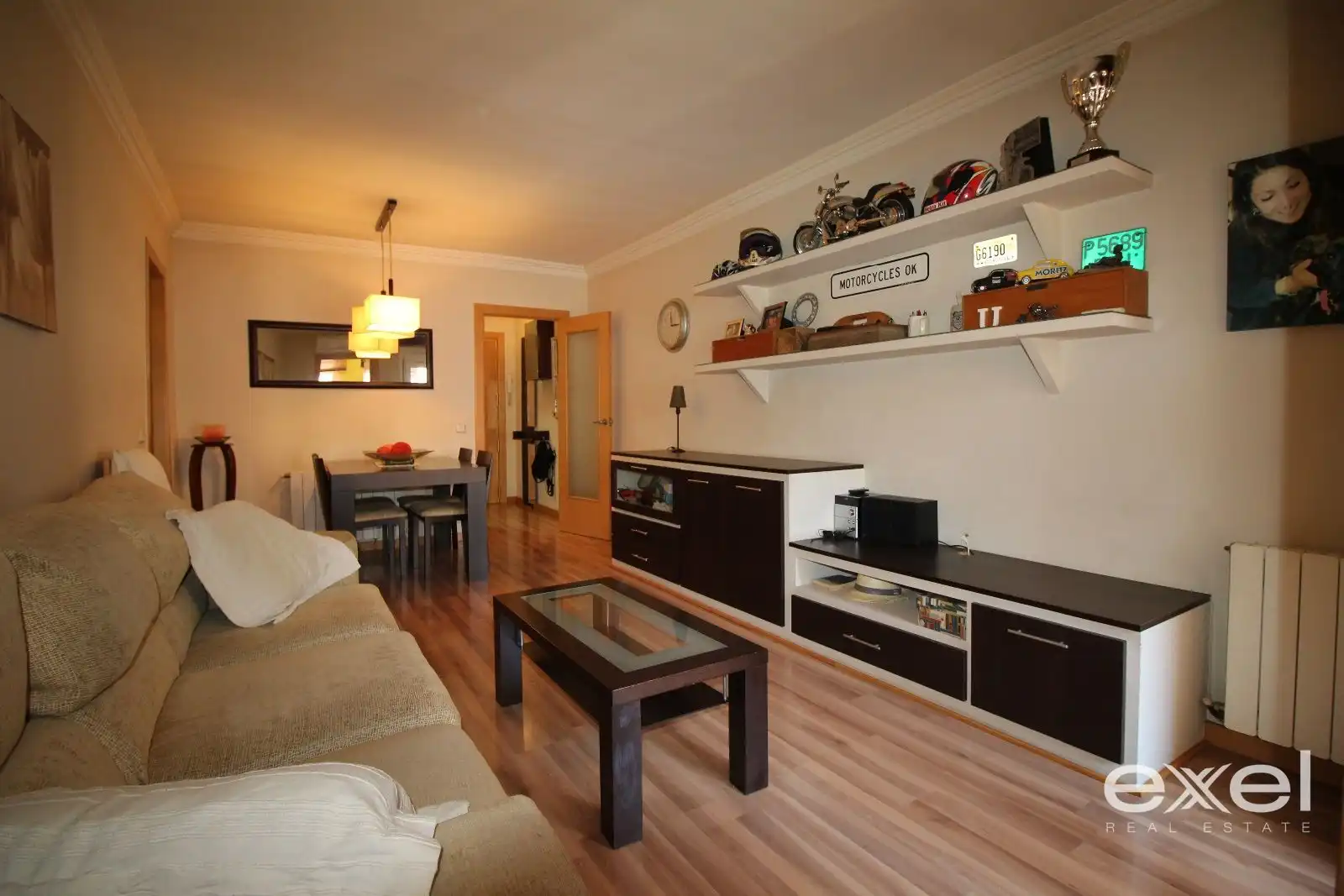 Sala de estar de Ático en venta en Sant Joan Despí con Aire acondicionado, Calefacción y Parquet