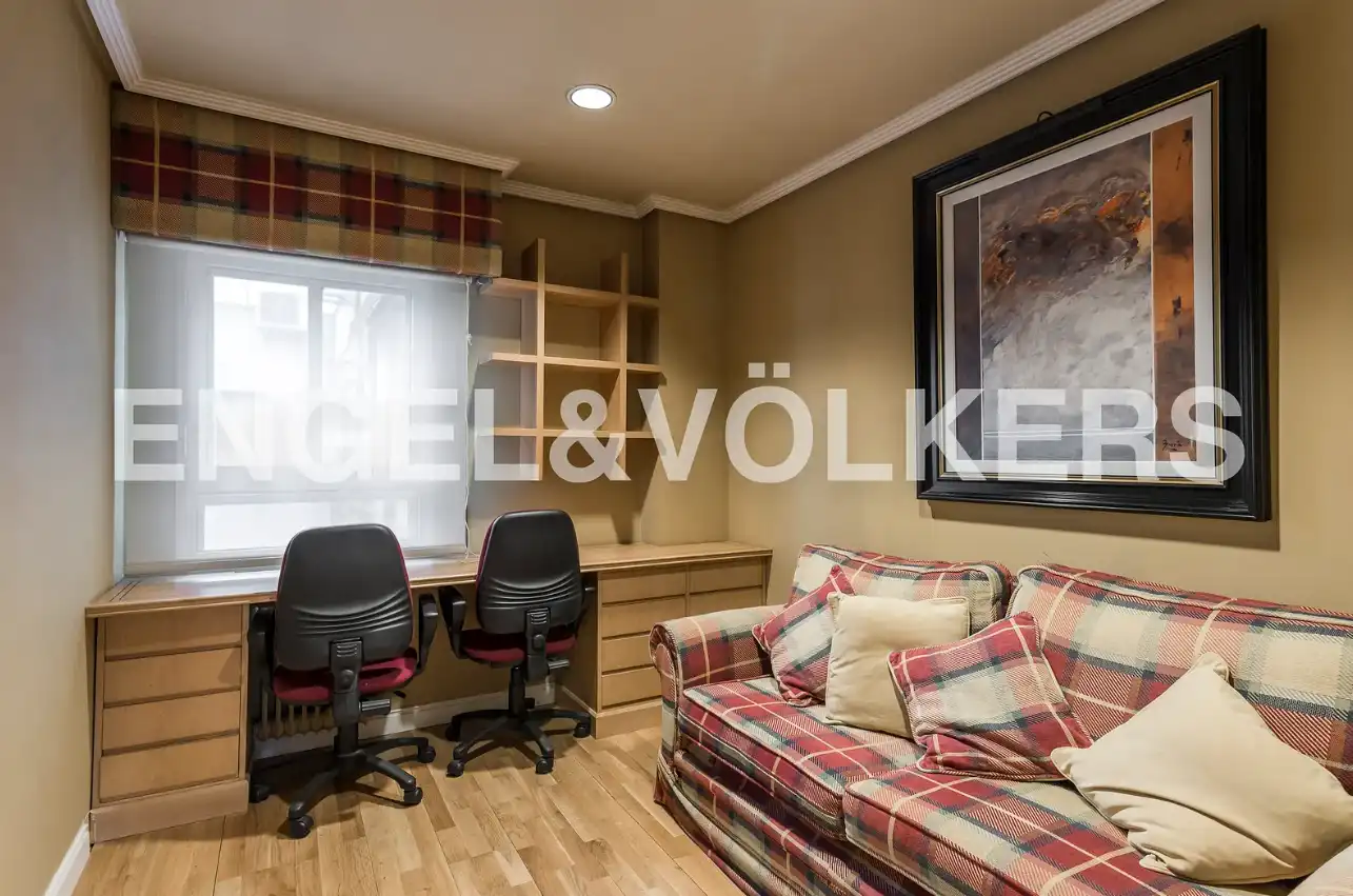 Flat for sale in Madrid  with Air Conditioner, Heating and Balcony