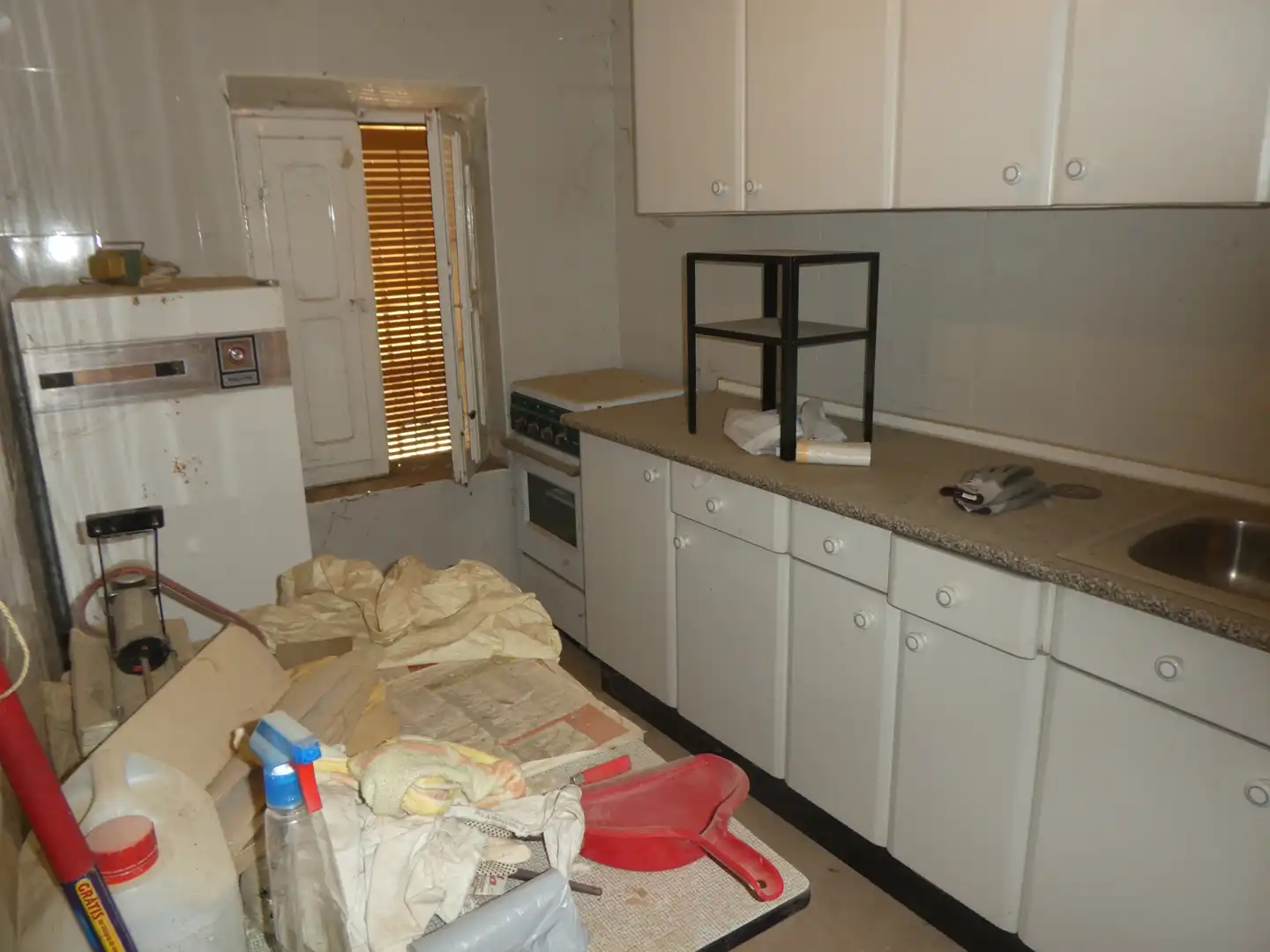 Cuina de Casa adosada en venda en Zael amb Jardí privat i Moblat