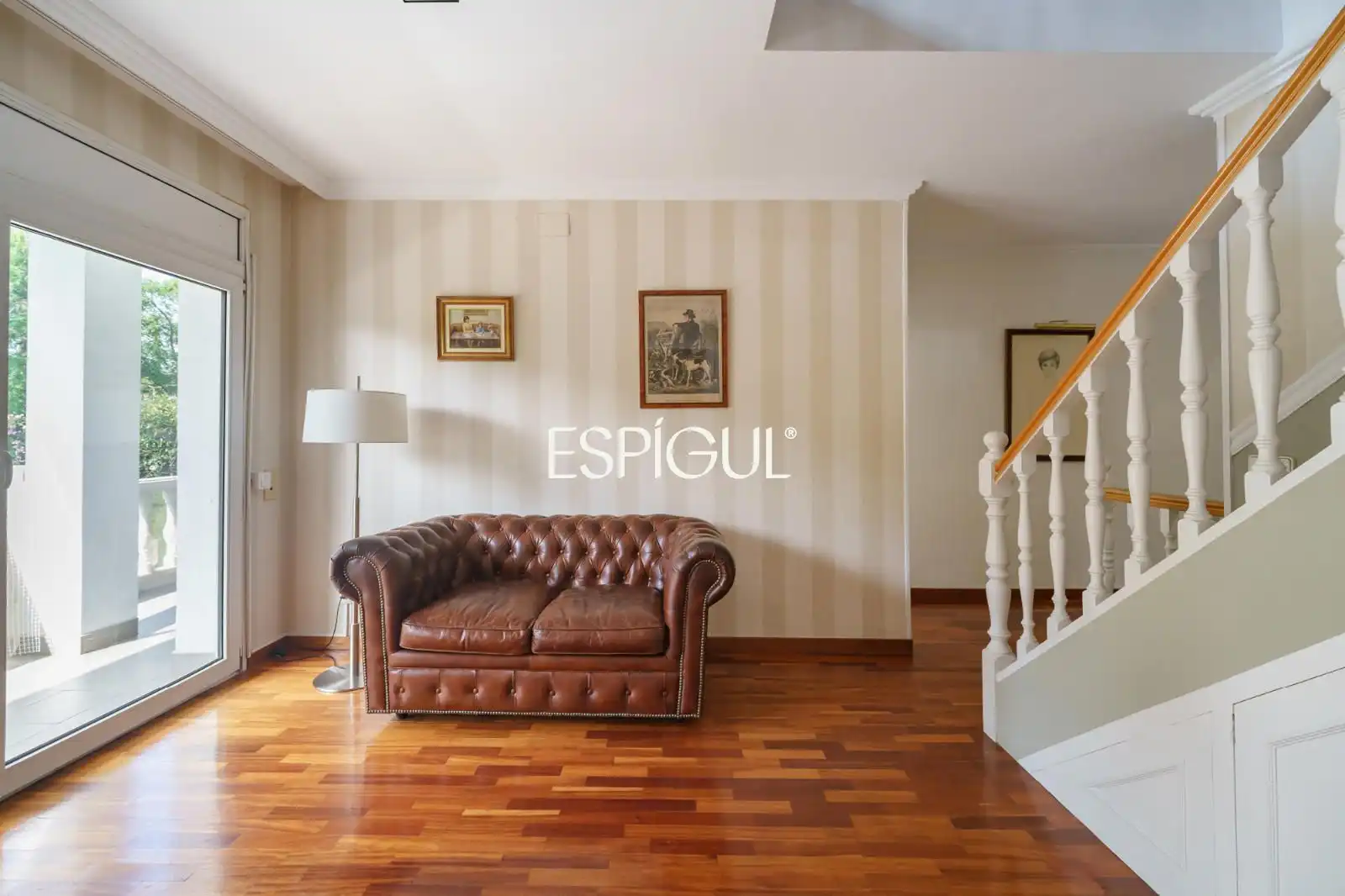 Living room of Houses for sale in Sant Cugat del Vallès  with Air Conditioner, Heating and Parquet flooring