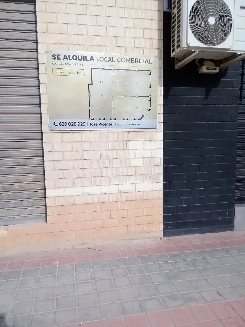 Local comercial de lloguer a Avenida Padre Carlos Ferris 111