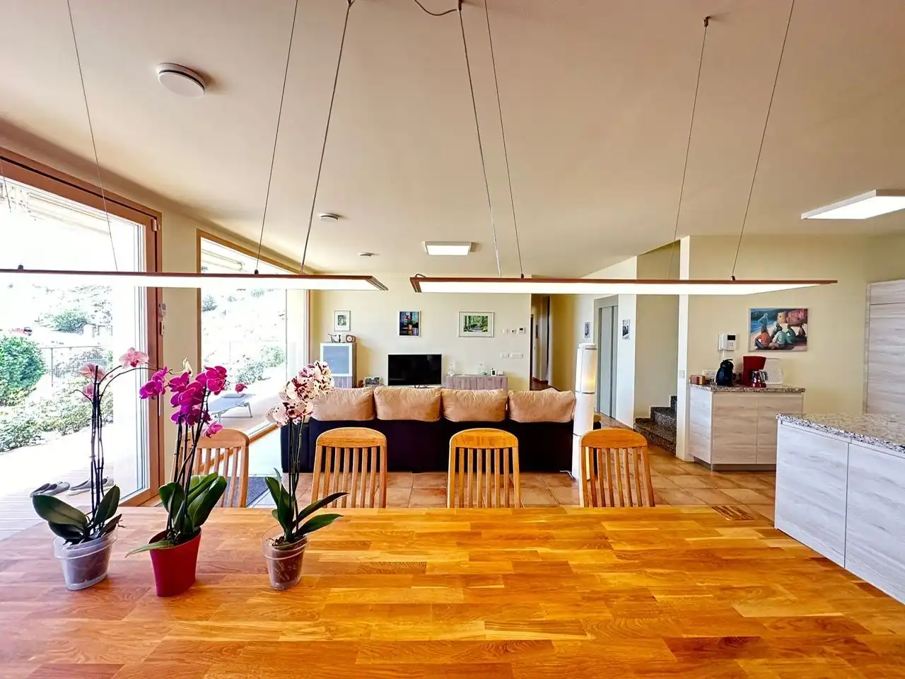 Sala d'estar de Casa o xalet en venda en Torrox amb Aire condicionat, Jardí privat i Terrassa