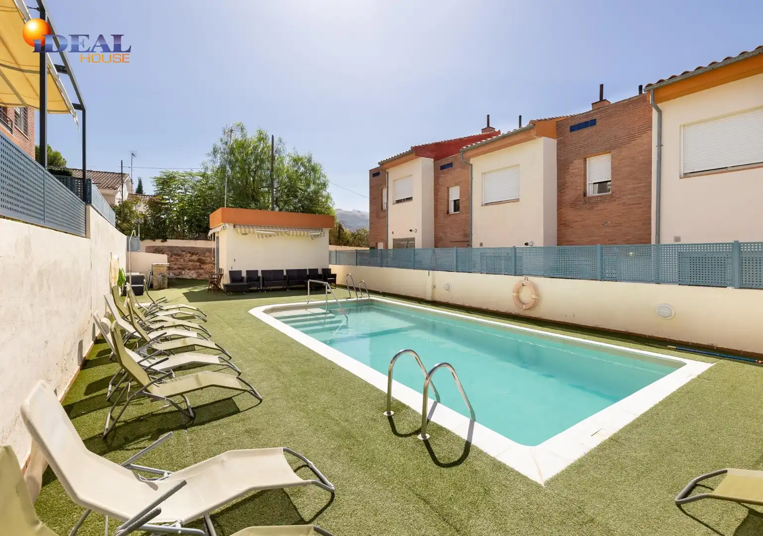 Maison mitoyenne avec piscine à vendre à Calle Calle Despeñaperros 14a
