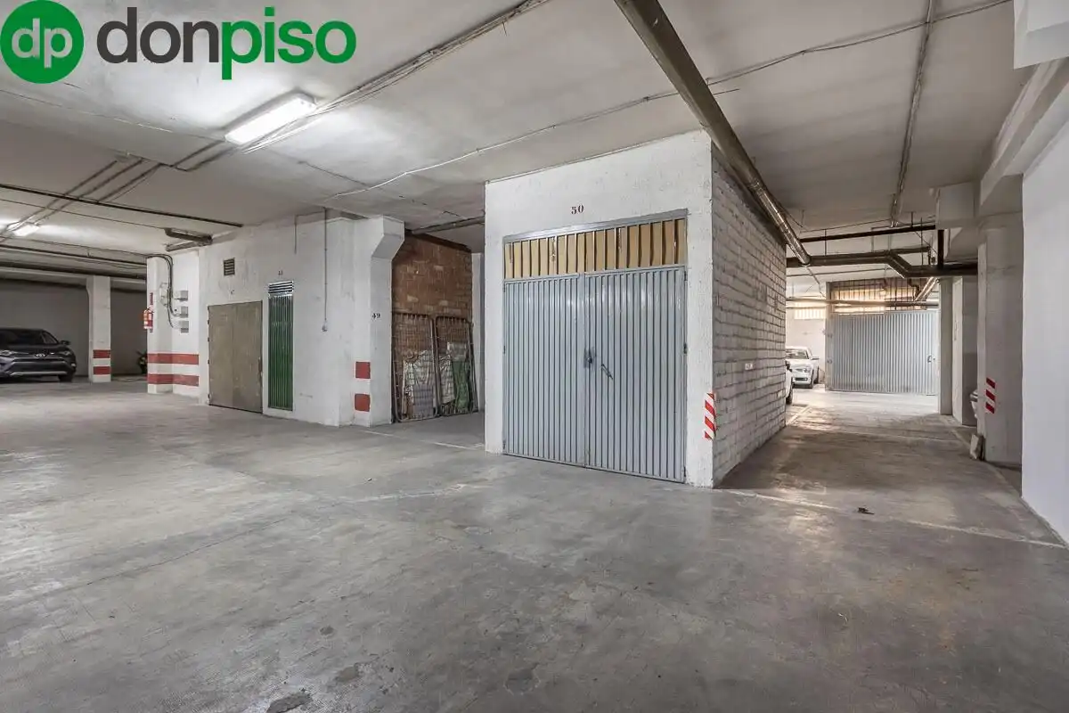 Parking of Flat for sale in Granada