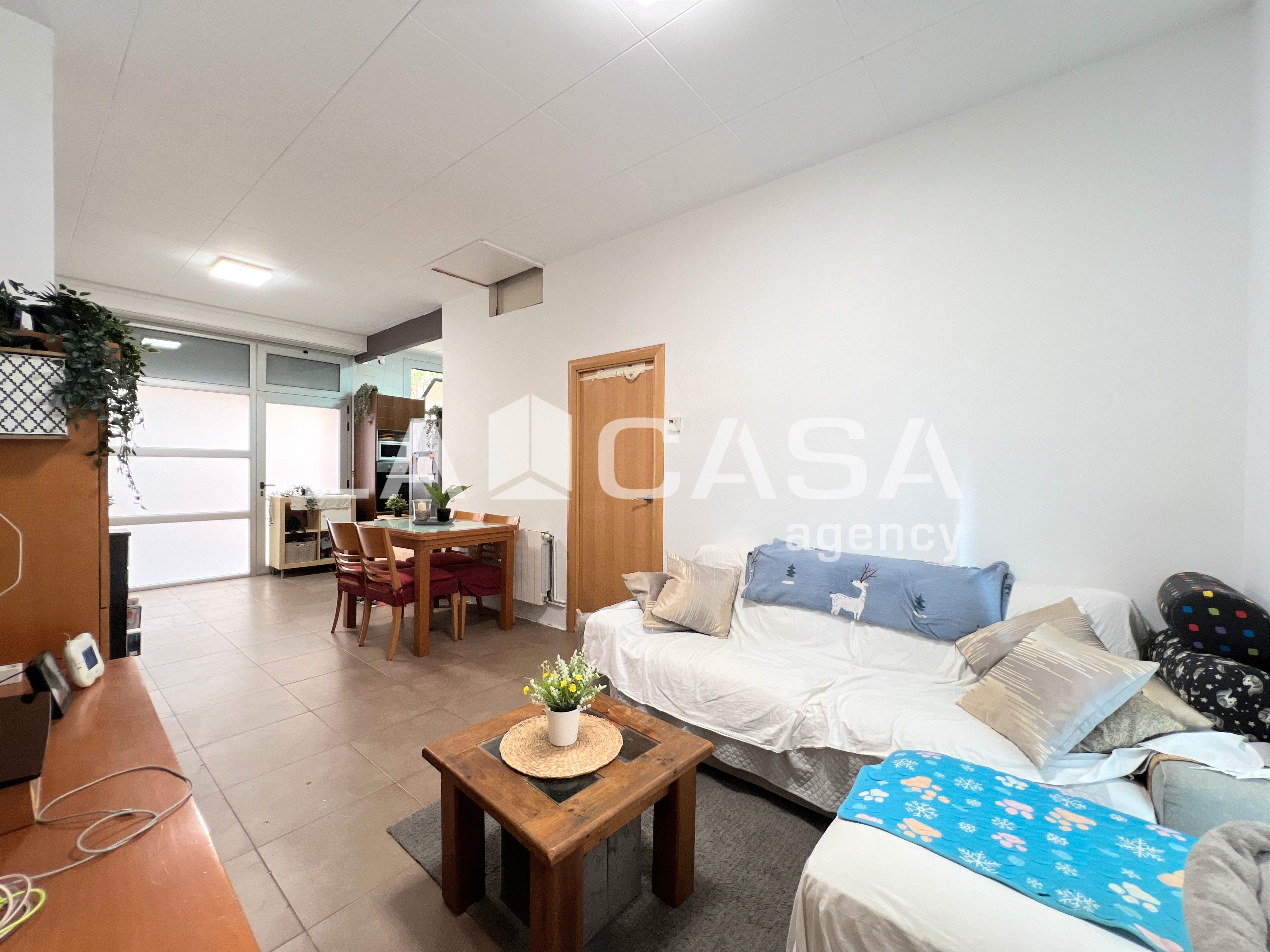 Casa adosada en venta en  Barcelona Capital con Calefacción