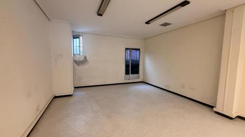 Photo 4 of Premises to rent in Avenida Valdecilla, Cuatro Caminos, Cantabria