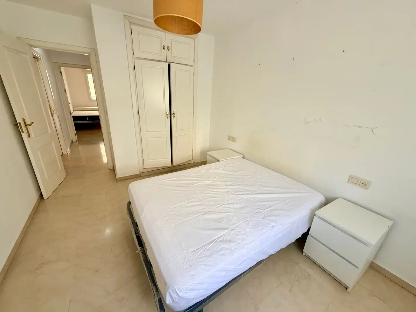 Habitación de Piso de alquiler en Granada con Terraza y Amueblado